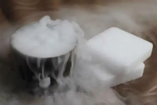怎么用洗潔精做干冰水晶