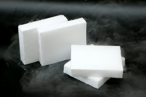 干冰清洗發(fā)動(dòng)機(jī)積碳怎么操作